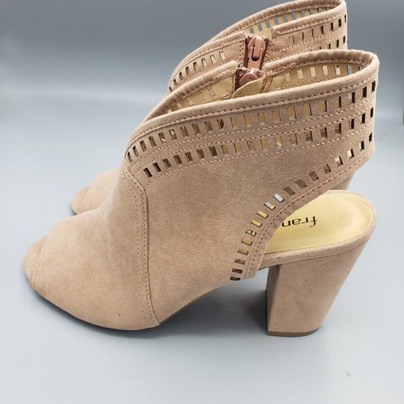Francesca's Collections Tan Peep Toe Heels - Picture 4 of 13